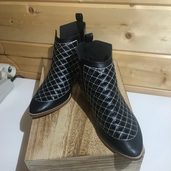 Cape Robbin Ankle Boots - Picture 6 of 7